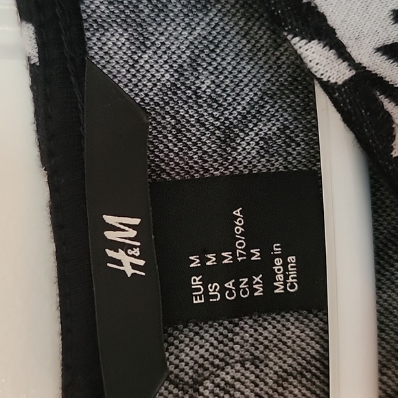 H&M Houndstooth Dress. Size Medium. - Picture 3 of 3